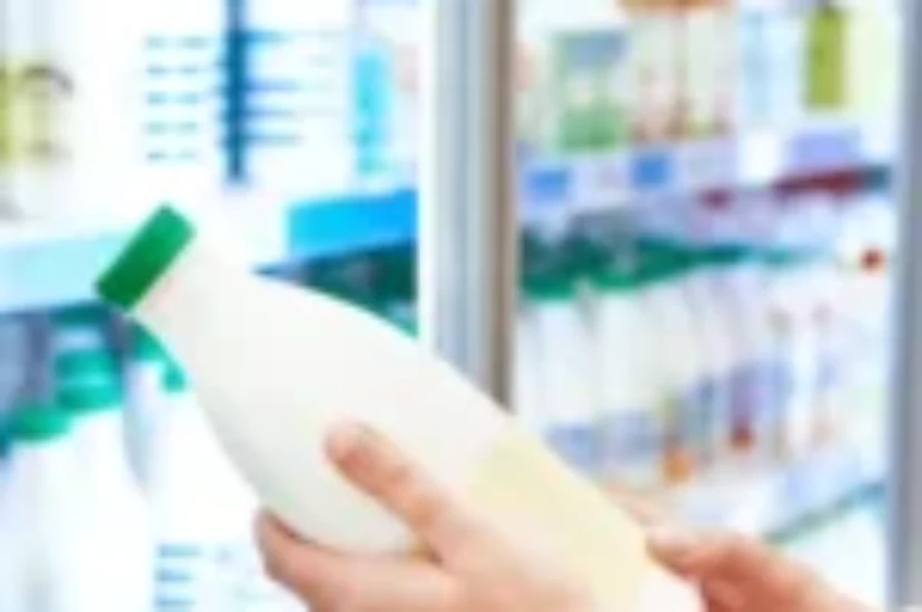 الفرق بين الحليب العادي وحليب خالي من اللاكتوز للقطط